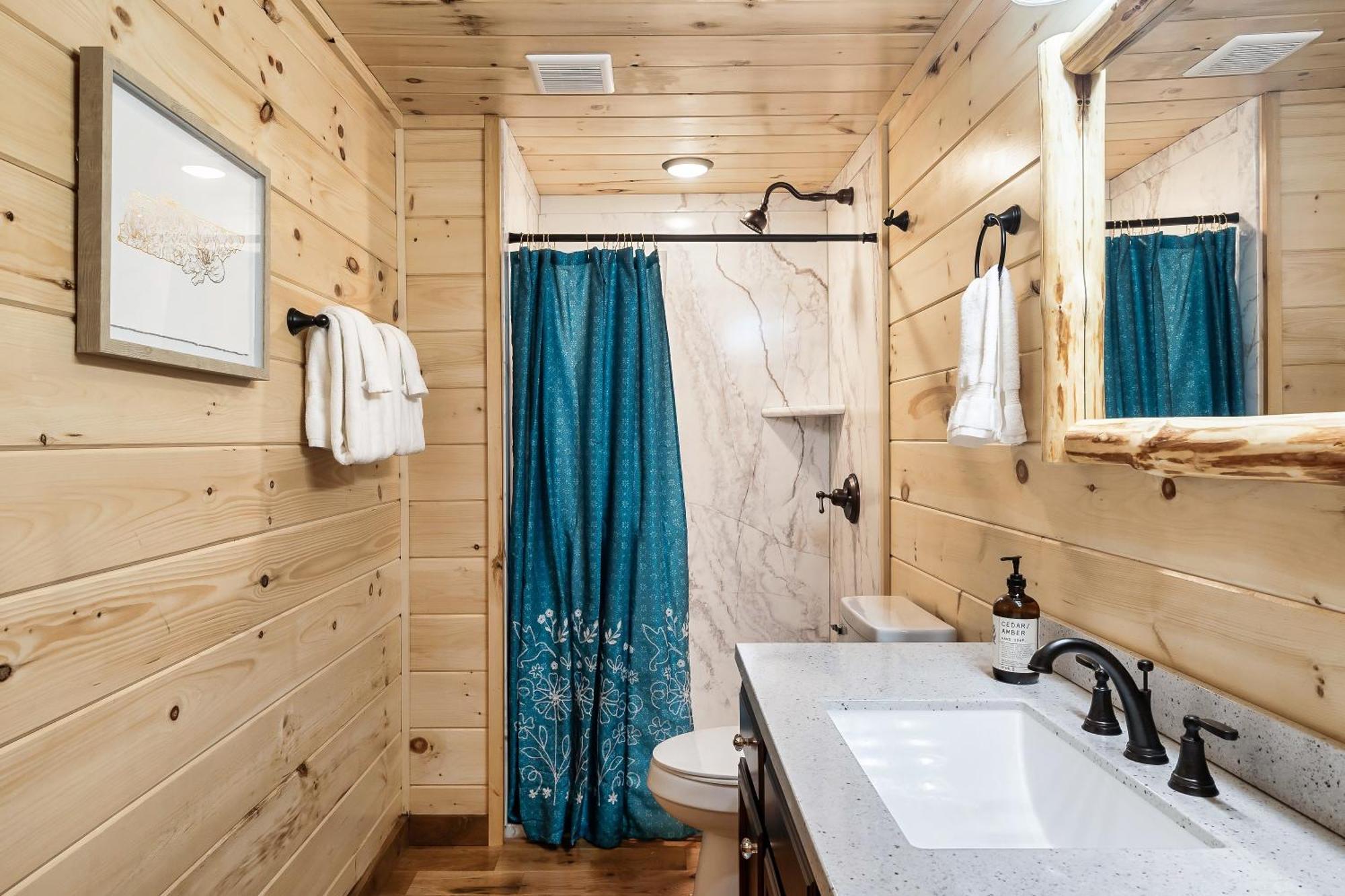 Smokiesboutiquecabins Would Love To Host You At Dolly'S Cute Cabin! 4 Suites With Private Bathrooms - Hot Tub, Fire Pit, Game Room, Resort Pool Open Memorial Day Through Labor Day! Gatlinburg Exteriör bild